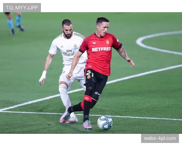 战术复盘：里昂变阵三后卫，收获赛季首次客场零封